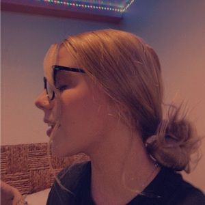 Meet your Posher, Danicca